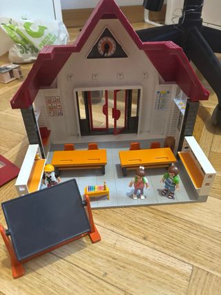 Colegio Playmobil con figuras y accesorios