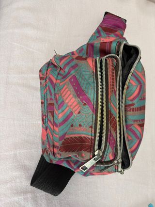 Riñonera de colores con cierre