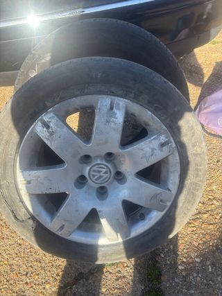 Llanta de aluminio Volkswagen 16 pulgadas