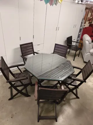 Mesa Octogonal Madera Teka y 5 Sillas