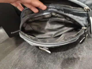 Riñonera deportiva gris