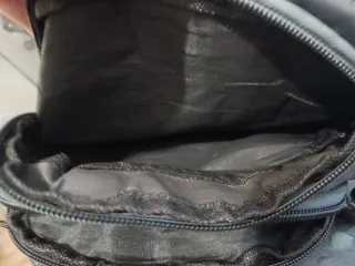 Riñonera deportiva gris