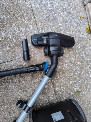 Aspiradora Philips Power Pro Compact 750W