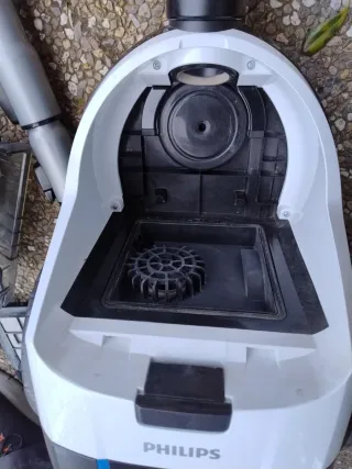 Aspiradora Philips Power Pro Compact 750W