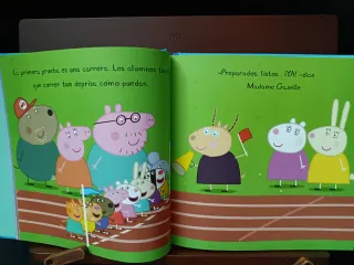 4 libros infantiles gran formato, Peppa Pig, etc
