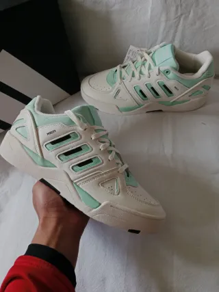 Adidas MIDCITY Zapatillas Blancas y Verdes