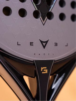 Pala de LEVEL PADEL Modelo Titanium Pro. Nueva
