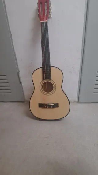 Guitarra española tamaño infantil