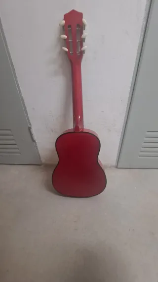 Guitarra española tamaño infantil