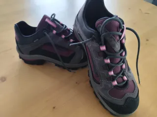 Zapatos montaña Quechua Talla 39