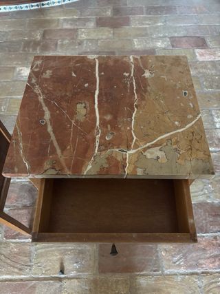 Comodini antichi in legno e marmo