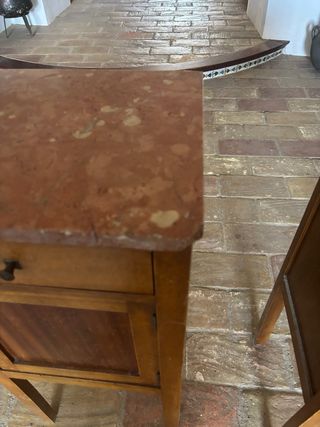 Comodini antichi in legno e marmo