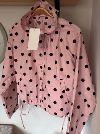 Chaqueta Zara viral lunares rosa XS