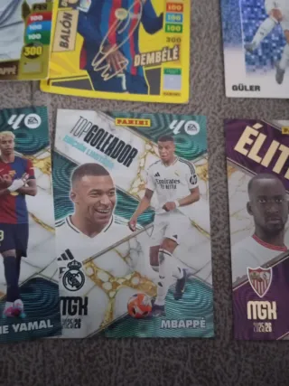 Cartas Fútbol Panini de muchos equipos .