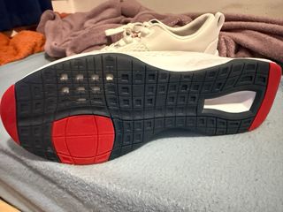 Zapatillas Lacoste Blancas y Rojas