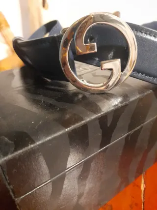 Cintura Gucci blu con fibbia argentata