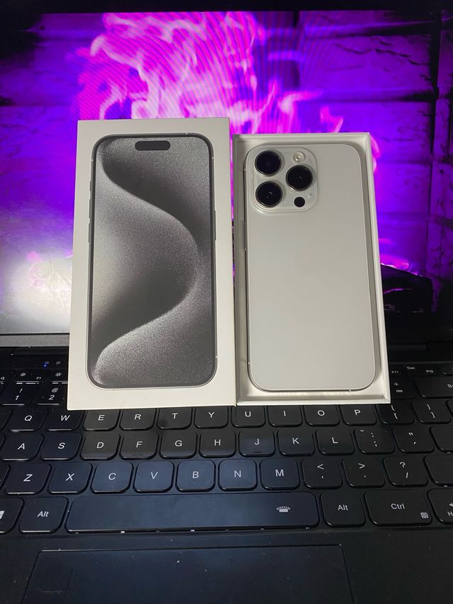 iPhone 15 Pro Como Nuevo (256GB)