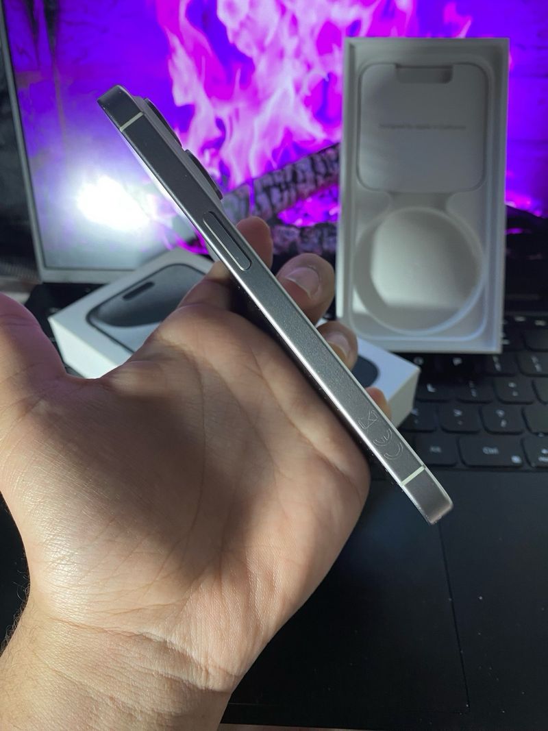iPhone 15 Pro Como Nuevo (256GB) afbeelding 4