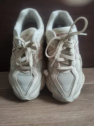 Zapatillas New Balance Beige y Rosa