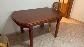 Mesa de comedor de madera maciza