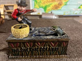 Antigua hucha de hierro