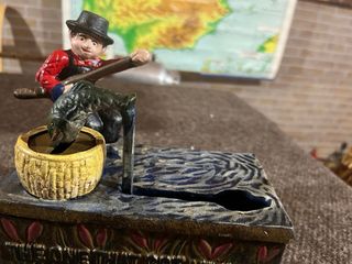 Antigua hucha de hierro