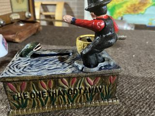 Antigua hucha de hierro