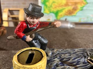 Antigua hucha de hierro