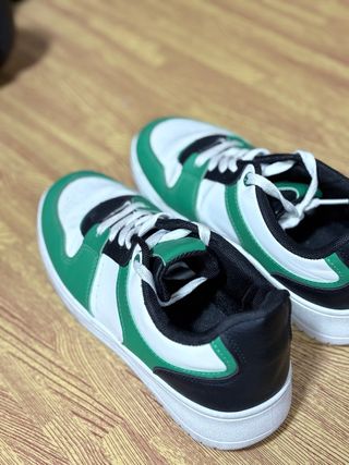 Sneakers sportive verdi e bianche