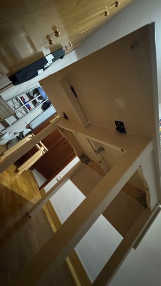 Mesa abatible de madera blanca