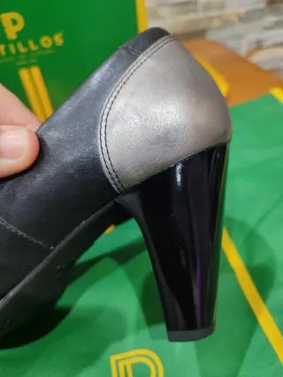 Zapatos Pitillos Piel Mujer Negros y Plateados.