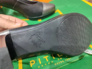 Zapatos Pitillos Piel Mujer Negros y Plateados.