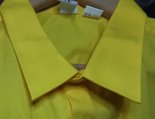 Camisa de trabajo amarilla nueva