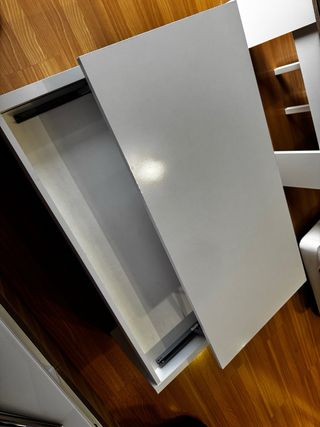 Mesa de centro elevable lacada blanca