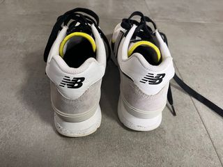 Zapatillas New Balance Gris y Blanco