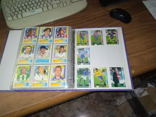 MUNDICROMO 98/99. FICHERO CON 607 CROMOS