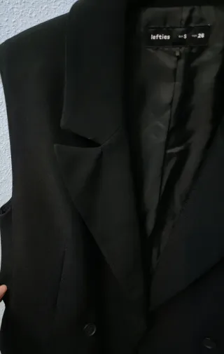 Blazer sin mangas cruzada