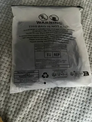 Camisa deportiva mujer negra