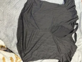 Camisa deportiva mujer negra