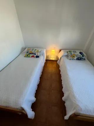 2 Camas Pino 90x200 + 1 Colchón