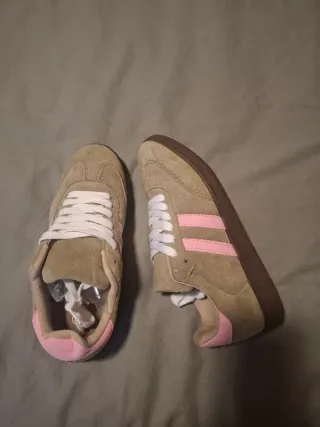 Sneakers sportive beige e rosa