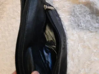 Neceser cuero Gilberto Capelli negro