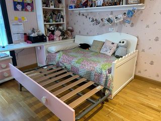 Dormitorio juvenil rosa y blanco