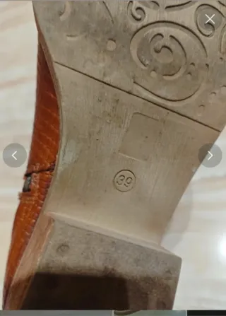 Stivaletti effetto coccodrillo marroni