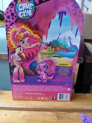 Muñeca Cave Club Emberly