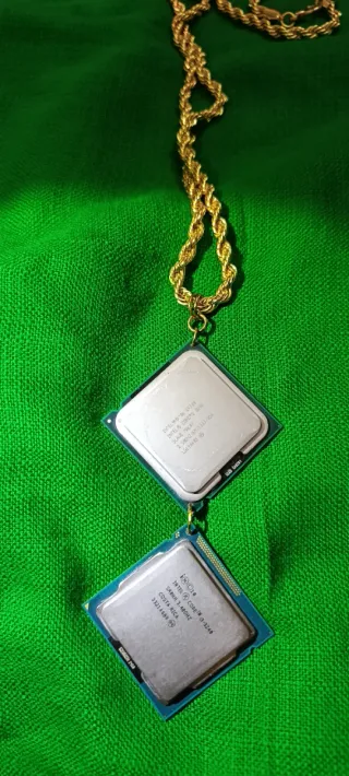 Collar con 2 procesadores Intel