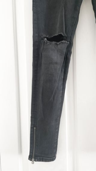 Pantalones Zara grises rotos