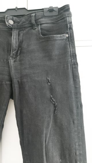 Pantalones Zara grises rotos