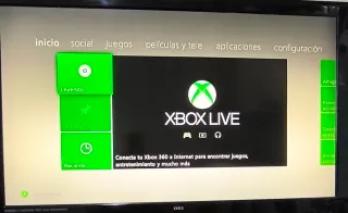 Lote Consola Xbox 360 Slim 250GB + 2 Mandos