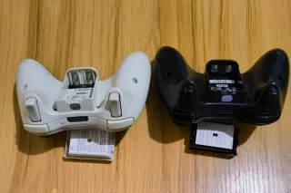 Lote Consola Xbox 360 Slim 250GB + 2 Mandos